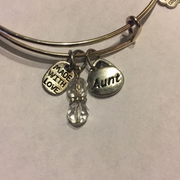S K charm bracelet and no name wonderful condition - Picture 7 of 10